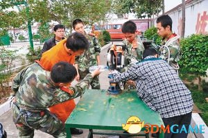 究竟是做什么用的？ 一小伙网购手铐结果悲剧了