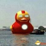 每日轻松一刻 货车老板后座车震司机偷看致撞车
