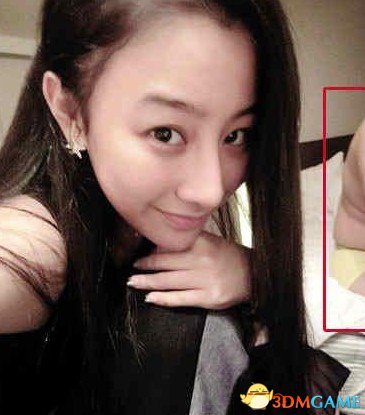 北影女生自拍照惊现半裸臃肿男 回应：这是弟弟