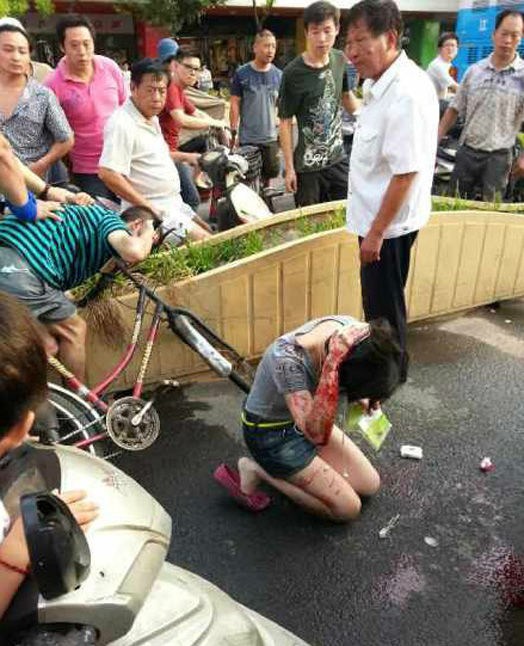 南京女子被袭胸后遭猛打！U型锁砸头浑身是血